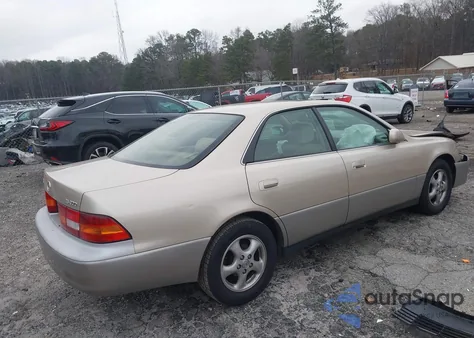 1998 Lexus Es 300 из США, поврежденный, VIN JT8BF28GXW0096070